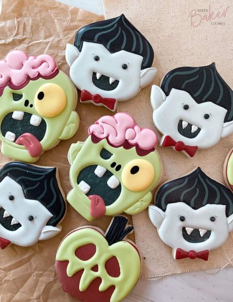 Halloween Kids Lunch, Zombie Cookies, Frankenstein Cookie, Biscuits Halloween, Galletas Halloween, Glass Cookies, Halloween Deserts, Cookie Glaze, Icebox Cookies