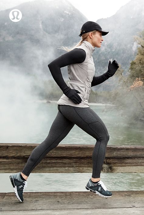 Winter Running Outfit For Women, Outfit Running Mujer, Running Outfits For Women Winter, Lululemon Running Outfit, Running Clothes Winter, Running Outfit Winter, Winter Workout Clothes, Running Outfits For Women, Running In Winter