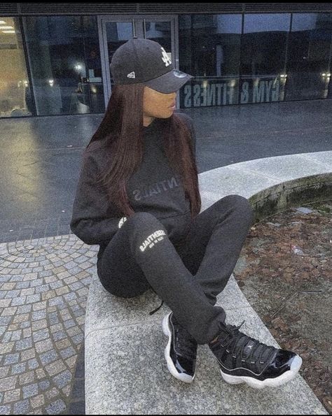 Black Jordan 11 Outfit Women, Jordan Outfits Womens, Jordan 11 Outfit, Tomboy Fits, Jordan 11 Outfit Women, Jordan Outfits, Fear Of God Essentials, Tomboy Style Outfits, Chill Outfits