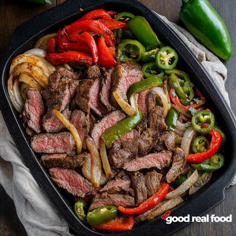 Air Fryer Steak Fajitas are a delicious, easy-to-prep, minimal clean-up meal that you'll want to add to your regular rotation! Air Fryer Steak Fajitas, Steak Meal Prep, Parmesan French Fries, Steak Bowl, Leftover Steak, Air Fryer Steak, Fajita Bowls, Homemade Tortilla Chips, Creamy Garlic Sauce