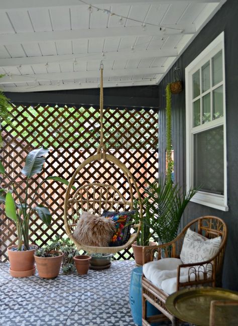 Summer In Style Outdoor Edition: Boho Porch Moments Side Porch Decor, Decorated Porches, Lattice Ideas, Carport Makeover, Boho Porch, Porch Privacy, Porch Shades, Front Porch Plants, Front Porch Furniture