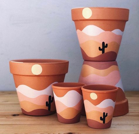 Terracotta Pots Design, Pot Painting Inspiration, Cute Terracotta Pots, Diy Painting Plant Pots, Terracotta Pot Decor, Paint Pots Terracotta, Plant Pot Inspiration, Pot Diy Painted, Cute Painted Pots Diy