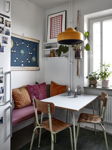 Cozy Textures In A Vintage Apartment in Stockholm — THE NORDROOM Retro Apartment, Stockholm Apartment, Vintage Apartment, Country House Interior, Decor Studio, Interior Vintage, Elle Decoration, Woodworking Jigs, Decor Minimalist