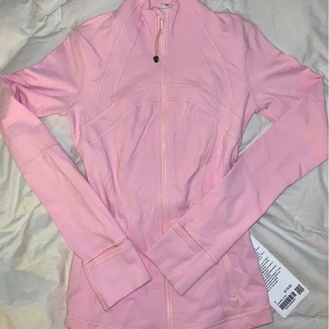 Lulu Outfits, Short Puffer Jacket, Street Jacket, Lululemon Pink, Lululemon Outfits, Define Jacket, Strawberry Milkshake, Lululemon Define Jacket, Lululemon Jacket