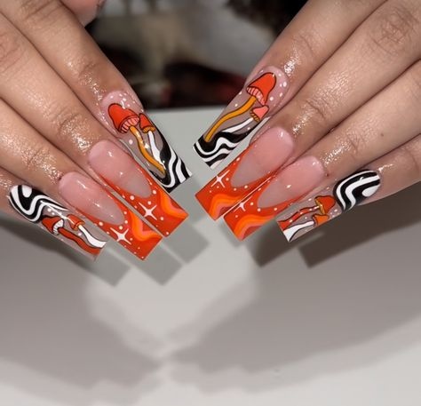 Simple Drawings On Nails, Xl Baddie Acrylic Nails, Xl Coffin Nail Ideas, Trendy Baddie Nails, Trippy Nail Designs, Freestyle Acrylic Nails, 90s Cartoon Nails Acrylic, Trippy Nail Art, Art On Nails