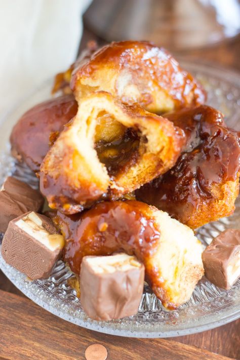 Pecan Monkey Bread, Monkey Breads, Monkey Bread Recipe Easy, Monkey Bread Muffins, Food Startup, Easy Monkey Bread, Fancy Breakfast, Chocolate Banana Muffins, Leftover Bread