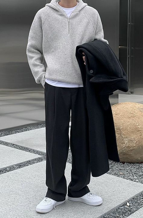 Minimalistic Streetwear Outfits, Men's Outfit Aesthetic, Softboy Winter Outfits, Korean Fashion Men Autumn, Russian Aesthetic Outfit Men, Male Minimalist Fashion, Men Outfit Korean Style, Korean Men Outfit Winter, Asian Men Winter Outfit