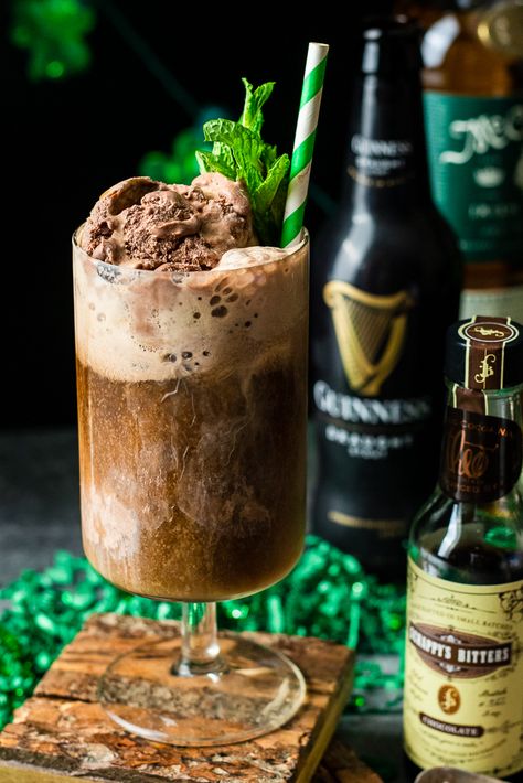 Chocolate Beer Float Beer Floats Alcohol, Toffee Ice Cream, Brewery Decor, Ice Cream Cocktails, Chocolate Beer, Floats Drinks, Chilled Beer, Cooking Book, Food Inspired