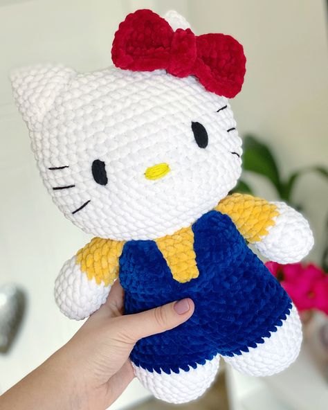 Hello Kitty Pattern – CatCrochets Hello Kitty Amigurumi, Crochet Hello Kitty, Hello Kitty Crochet, Hello Kitty Gifts, Crochet Toys Free Patterns, Crochet Dog Patterns, Crochet Toys Free, Hello Kitty Crafts, Pola Amigurumi