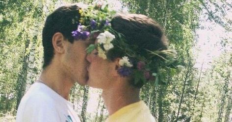 Men Kissing, A Flower, We Heart It, Crown, Lost, Yellow, Flowers, Hair