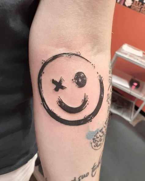 Giant Arm Smile Tattoo Black Design Cool Smiley Face Tattoos, Smile Tatoos Ideas, Smile Emoji Tattoo, Smiley Tattoo Design, Emoji Tattoo Ideas, Smile Tattoo Design, Smile Tattoo Ideas, Hashtag Tattoo, Silly Tattoo Ideas