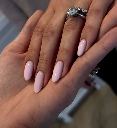 Milky Rose Nails Almond, Short Almond Nail Ideas Natural, Pink Nails Round Shape, Nails Small Almond, Square Vs Almond Nails, Milky Pink Nails Gel, Milky Pink Almond Nails, Milky Pink Nails, Minimalist Manicure