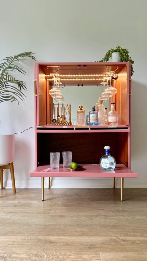 Kayleigh Andrews | Unique Vintage Furniture | GUCCI HERONS 🩷 🍸 Super sleek, pretty in pink, cocktail cabinet showcasing Gucci Herons. This cabinet has a whole lot of storage where… | Instagram Small Bar Cupboard Ideas, Vintage Cocktail Cabinet, Mini Bar Cabinet, California Coastal Decor, Girly Bar, Fancy Glassware, Soft Autumn Color Palette, Pink Bar, Bar Vintage