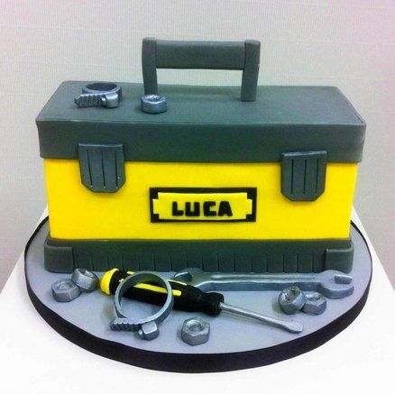 Tool box cake Toolbox Cake, Mechanic Cake, Tool Box Cake, Torte Decorate, Cakes Decorating, Nurse Jackie, Torte Cupcake, Fathers Day Cake, Tool Cake