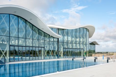 Gallery of Swimming Pool in Saint Gilles Croix de Vie / Brochet Lajus Pueyo Architects - 2 Futuristic Swimming Pool, Pool Architecture, Pool Building, Terminal Bus, Swimming Pool Architecture, Roof Architecture, Architecture Model Making, Concrete Building, Building A Pool