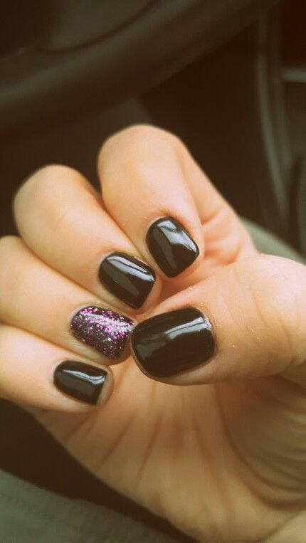 Black and purple nails Black With Purple Glitter Nails, Black And Purple Gel Nails Short, Black And Purple Gel Nails, Black And Purple Nails Short, Black Shellac Nails, Black And Purple Nails, Purple Gel Nails, Spirit Fingers, Hand Nails