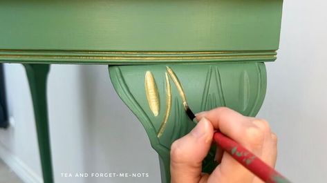 Painted Half Moon Table, Half Moon Table Decor, Painted Console Table Ideas, Half Moon Table Makeover, Half Moon Entry Table, Console Table Makeover, Round Side Table Makeover, Half Round Table, Half Circle Table