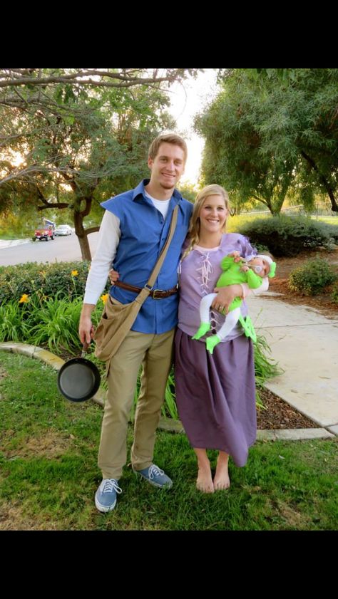 Diy Pascal Costume Baby, Diy Pascal Costume, Tangled Family Costume, Tangled Costumes, Pascal Costume, Tangled Costume, Run Disney, Family Costumes, First Halloween