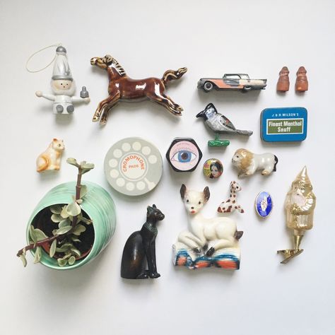 Vintage miniature montage. Tiny Objects, Tiny Items, Collections Of Objects, Vintage Ceramics, Pottery Crafts, Vintage Kitsch, Tiny Treasures, A Shelf, Craft Storage