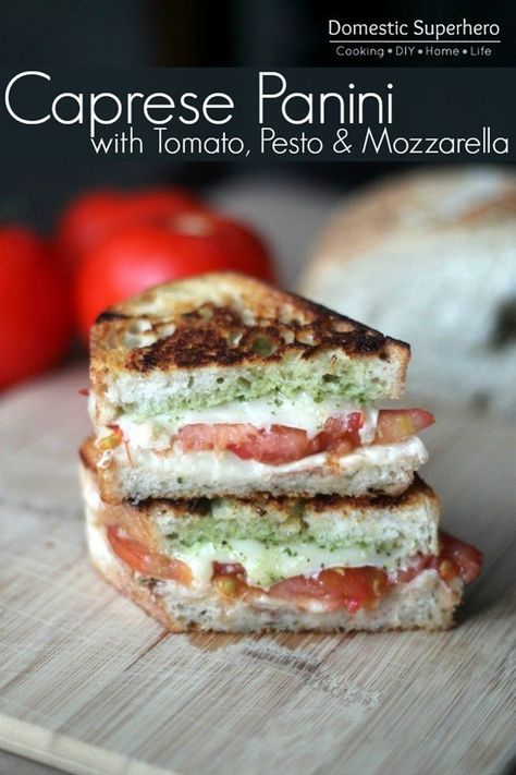 meal8 Tomato Pesto Mozzarella, Caprese Panini, Pesto Mozzarella, Grilled Sandwiches, Grilled Cheese Recipes, Tomato Pesto, Fettuccine Alfredo, Think Food, Chapati