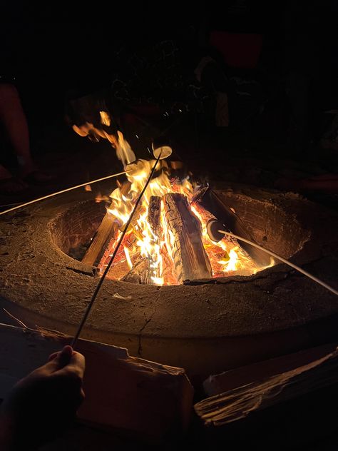 Aesthetic Fire Pit, Poconos Aesthetic, Winter Airbnb, Fire Pit Aesthetic, Cabins Aesthetic, Cabin Birthday, Aesthetic Lake House, Bonfire Aesthetic, Summer Dress Aesthetic