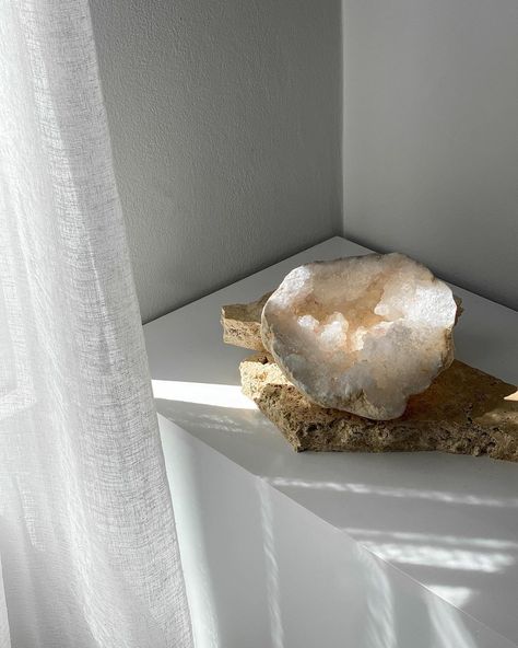 Spiritual Home Aesthetic, Harper Wilde, Crystal Room Decor, Skin Care Business, Crystal Room, Agate Bookends, Easter Monday, Crystal Aesthetic, Quartz Geode