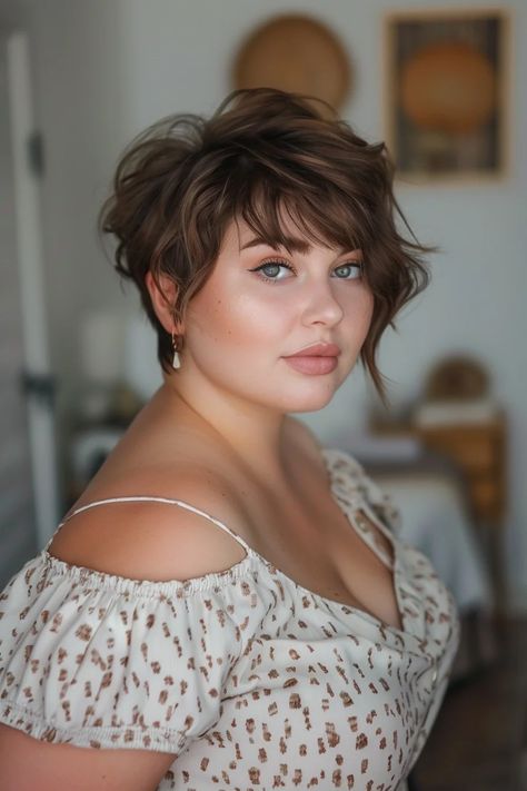 40 Beautiful Hairstyles For Fuller Faces That Will Enhance Your Natural Beauty Classy Short Haircuts For Women, Natural Beauty Face Women, Short Hairstyle Women Chubby Face, Plus Size Pixie Cut, Chubby Short Hair, Haircuts For Double Chin Women, Short Hair Fat Face, Very Short Hairstyle Women, Fat Face Hairstyles