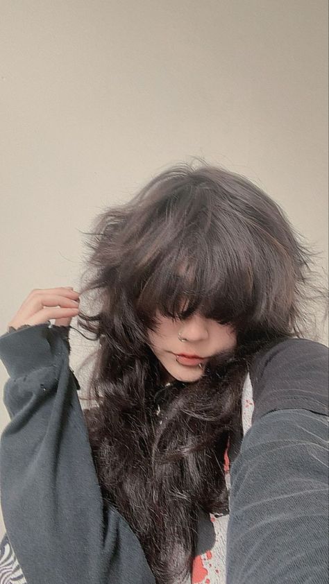 Floofy Hair Drawing, Angel Cut With Layers, Fluffy Hair Drawing, Short Grunge Hair, Hair Inspiration Short, Hair Stylies, Alternative Hair, Foto Poses, Fluffy Hair