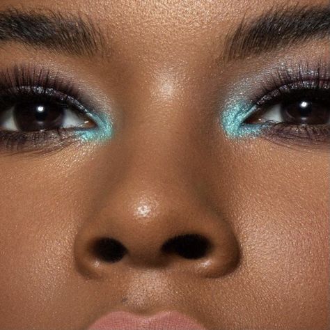 Teal Inner Corner Makeup, Turquoise Eyeshadow Brown Eyes, Tiffany Blue Eye Makeup, Aquamarine Eye Makeup, Turquoise Makeup Looks For Brown Eyes, Blue Inner Corner Eyeshadow, Jenna Rolan, Teal Blue Makeup, Teal Makeup Looks