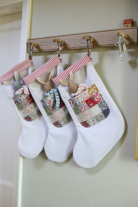 Christmas Stockings Sewing, Pinstripe Fabric, Patchwork Christmas, Quilted Christmas Stockings, Christmas Sewing Projects, Christmas Stockings Diy, Christmas Stocking Pattern, Stocking Pattern, Xmas Stockings