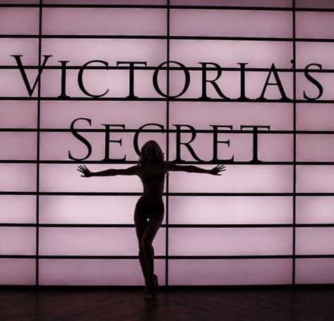 Black And White Model, Victoria's Secret Aesthetic, Victoria Secret Wallpaper, Victoria's Secrets, Victoria Secret Model, Model Lifestyle, Vs Models, Model Aesthetic, Victoria Secret Angels