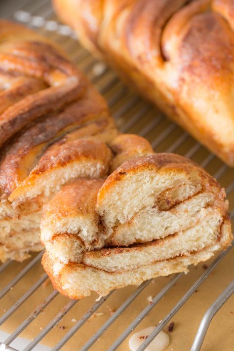 Cinnamon Twist Bread, Cinnamon Rolls Bread, Twist Bread, Cinnamon Twist, Sour Cream Banana Bread, Cinnamon Roll Bread, Overnight Recipes, Homemade Strawberry Sauce, Cinnamon Twists