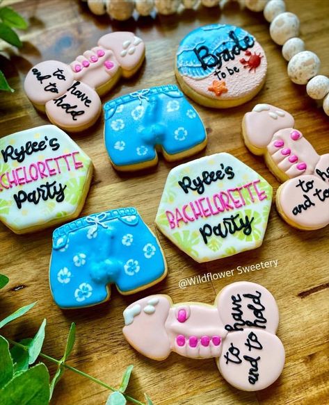 Bachelorette Party Cookies Funny, Bachelorette Cookies Decorated Funny, Bachelorette Sugar Cookies, Bachelor Party Cookies, Bachelorette Party Snacks, Girly Cookies, Bachelorette Party Cookies, Royal Icing Decorated Cookies, Bachelorette Cookies