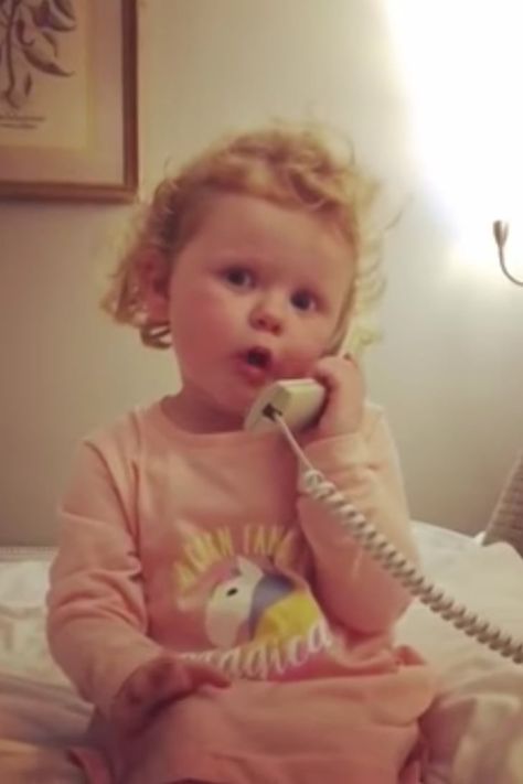 This Video of an Irish Toddler Rambling on the Phone Is Straight-Up Delightful Funny Baby Faces, Toddler Videos, Funny Pictures For Kids, Kids Talking, Irish Funny, Baby Faces, Baby Memes, On The Phone, Cute Couple Poses