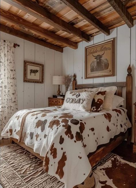 Country Decorating Ideas For The Home, Country Bedroom Ideas For Teenagers, Dark Western Bedroom, Country Teen Bedroom, Country Girl Bedroom, Western Room Ideas Bedrooms, Country Girl Rooms, Western Apartment, Modern Western Bedroom