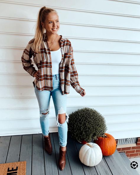 Flannel Outfits, Target Style, Instagram Bio, Fall Weather, Cute Fits, Ootd Fashion, Fall Fashion, Women's Plaid Shirt, Pumpkins