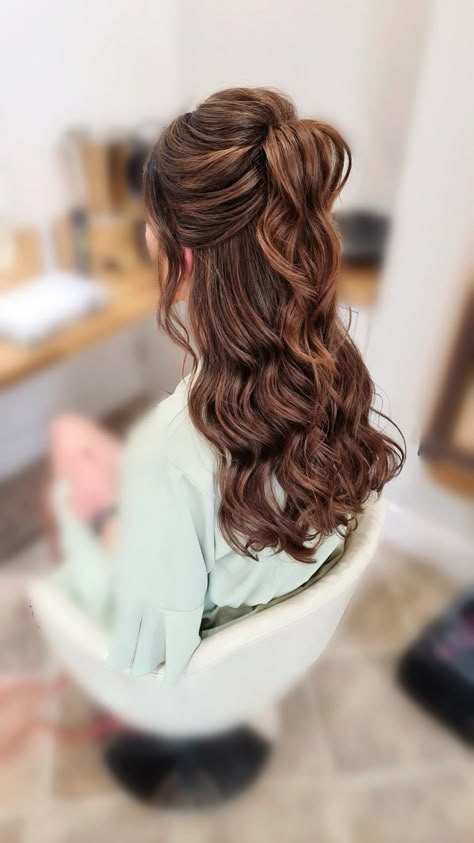 Prom Hair Styles Half Up Half Down Bun Loose Curls, Bouncy Half Up Half Down, Voluminous Bridesmaid Hair, Voluminous Half Up, Voluminous Half Up Half Down Wedding, Half Up Half Down High Ponytail, Voluminous Half Up Half Down, Curly Hairstyles For Homecoming, High Half Up Half Down Hair