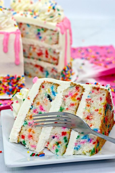 Funfetti Cake Mix Recipes, Gluten Free Funfetti Cake, Rainbow Sprinkle Cakes, Gluten Free Birthday Cake, Moist White Cake, A Slice Of Cake, Funfetti Cake Mix, Slice Of Cake, Torte Cupcake