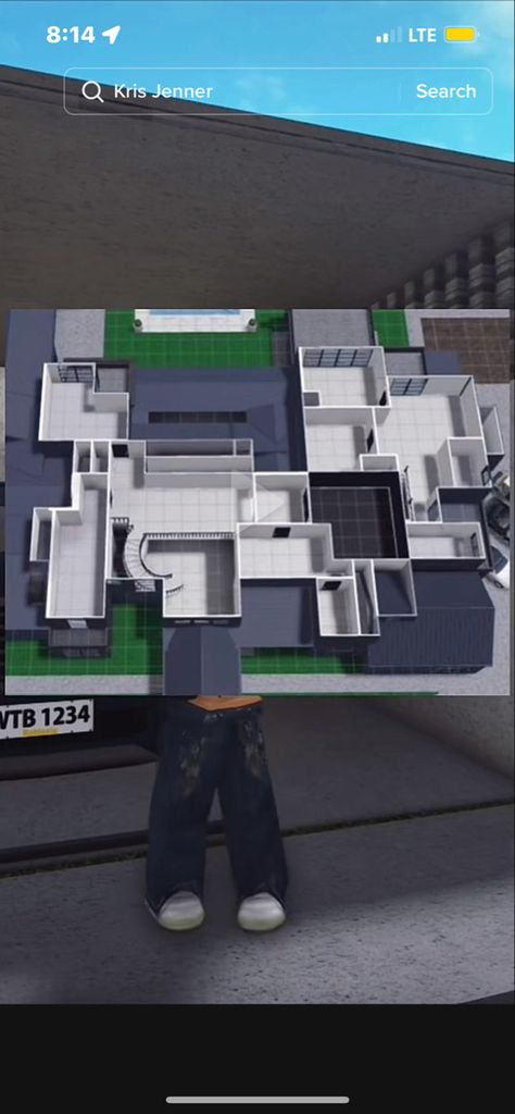 Kris Jenner House Floor Plan, Khloe Kardashian House Floor Plan, Kim Kardashian House Bloxburg Layout, Bloxburg Apartment Layout, Bloxburg Apartment, Blocksburg House, Kardashian Cars, Kris Jenner House, Kardashian House