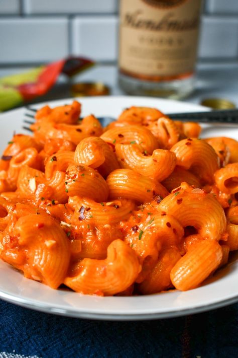 Carbone Spicy Rigatoni Vodka – The Table Of Spice Copycat Carbone Spicy Rigatoni, Spicy Carbone Pasta, Carbone Vodka Sauce Recipe, Carbone Spicy Rigatoni Recipe, Carbone Pasta, Spicy Rigatoni Alla Vodka, Carbone Spicy Rigatoni, Vodka Rigatoni, Spicy Rigatoni