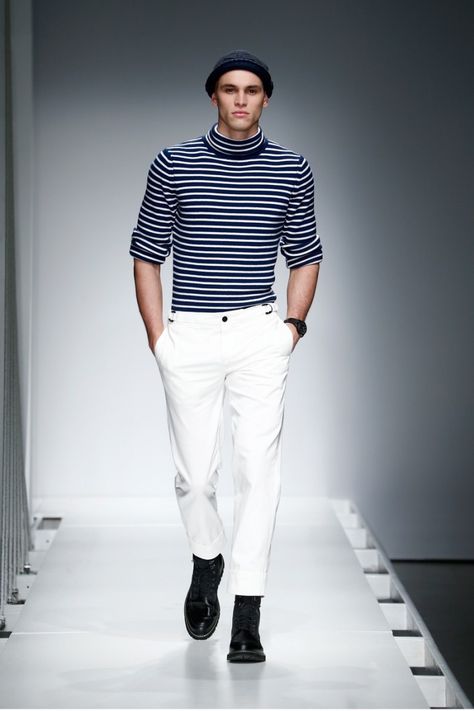 Nautica Brings Its Nautical Approach to the Urbanite 1980’s Fashion, New York Fashion Week Men, 2016 Fall, Seaside Style, Nautical Looks, Stylish Man, British Outfits, Nautical Fashion, Runway Collection