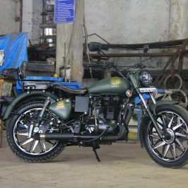 Royal Enfield Electra 350 86 Mania right side Royal Enfield Electra 350, Bullet Modified, Bmw Adventure Bike, Royal Enfield India, Royal Enfield Accessories, Royal Enfield Modified, Enfield Bike, Enfield Himalayan, Enfield Motorcycle