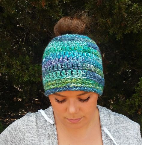 Crochet Messy Bun Hat Pattern Free, Messy Bun Beanie Crochet Pattern, Crochet Ponytail Hat Pattern, Love Projects, Messy Bun Hat Crochet Pattern, Ponytail Hat Pattern, Messy Bun Hat Pattern, Ponytail Hat Crochet, Messy Bun Hat Crochet