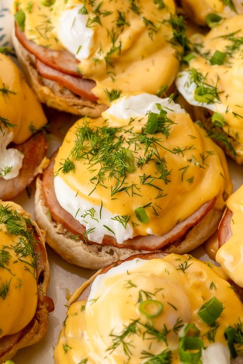 Hearty Breakfasts, Benedict Recipe, Smoked Salmon And Eggs, Homemade Brunch, Eggs Benedict Recipe, Clay Idea, Cook Eggs, Baker By Nature, Food Time