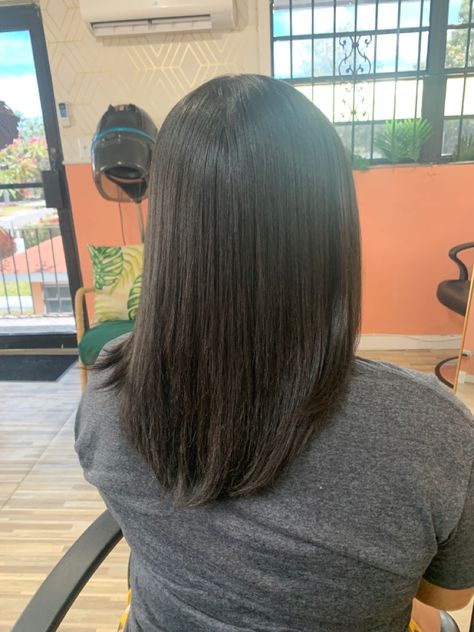 Relaxed hair, hair growth, black girl hairstyles, long hair journey, healthy relaxed hair, black hair Relaxed Hair Growth, Long Relaxed Hair, Relaxed Hair Journey, Healthy Relaxed Hair, Long Healthy Hair, Silk Press, Hair Routine, Natural Hair Inspiration, Hair Stylist Life