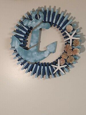 Get in the summer vibes with this homemade hand painted nautical clothespin wreath. It can also come in your colors of choice Clothespin Wreath, Handmade Door, Nautical Wreath, Clothes Pin Wreath, Beach Theme Decor, 4th July, Beach Theme, Door Wreath, Beach Themes