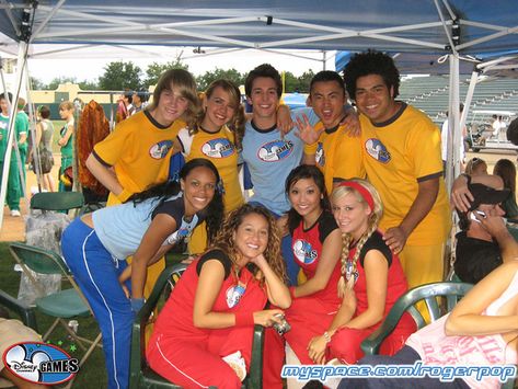 #adriennebailon #kielywilliams #jasondolley #andreaguasch #rogergonzález #brendasong #thedisneychannelgames #disneychannelgames #dcgames #disneychannel #disneyworld Jason Dolley, Kiely Williams, Disney Channel Games, Adrienne Bailon, Brenda Song, Disney Games, Group Halloween Costumes, Single Person, 2000s Fashion