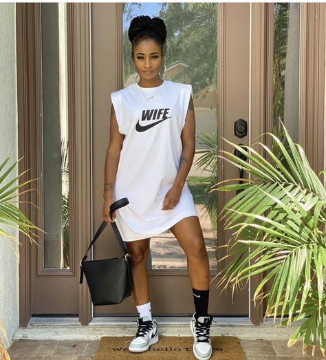 T Shirt Dress Black Women, Orange Dress With Sneakers, Tshirt Dress And Sneakers Outfits, Outfits With Sneakers Women Summer, Classy Sporty Outfits Summer, White Tee Outfit Black Women, Dresses And Sneakers Outfit Black Women, Dresses With Sneakers Black Women, Skirt And Sneakers Outfit Black Women