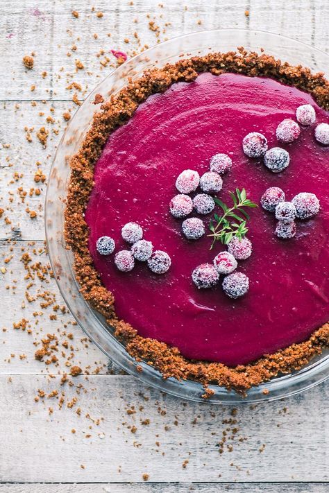 A gorgeous Cranberry Gingersnap Pie for the holiday season ~ theviewfromgreatisland.com Gingersnap Pie, Cranberry Pie Recipes, Thanksgiving Pie Recipes, Cranberry Pie, Gingersnap Crust, Holiday Desserts Table, Sugared Cranberries, Thanksgiving Pies, Sweet Pie