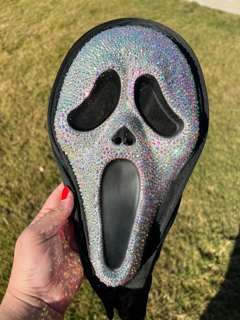 Handmade bedazzled scream mask. Full mask. I do not have any on hand so this will take me a few days to make. Bedazzled Scream Mask, Bedazzled Mask, Scream Halloween Costume, Scream Costume, Scream Mask, Mascaras Halloween, Bling Ideas, Scream Halloween, Rhinestone Projects